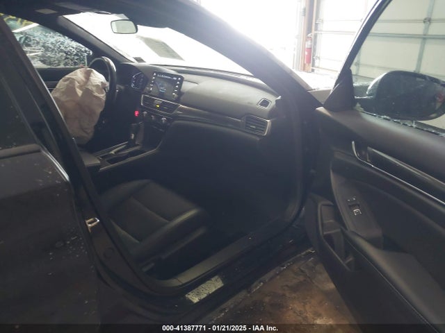 1HGCV1F39LA028627 Honda Accord Sport