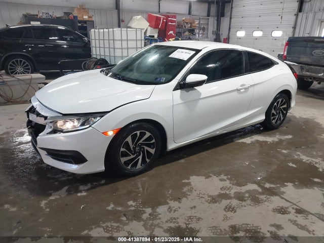 Honda Civic Lx 2018 2HGFC4B5XJH302816 Image 2