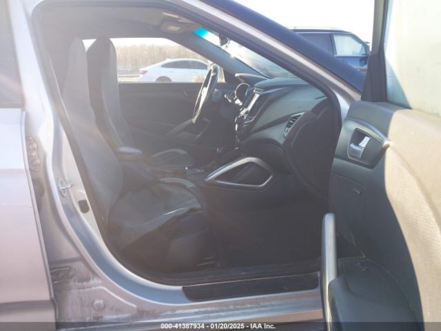 KMHTC6AE6FU243021 Hyundai Veloster Turbo