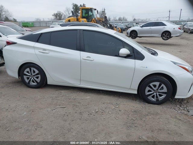 Toyota Prius 2018 JTDKARFU4J3065194 Image 13