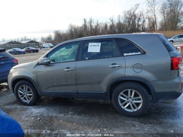 5XYKT3A64FG583521 KIA SORENTO LX