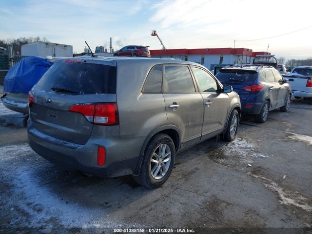 5XYKT3A64FG583521 KIA SORENTO LX