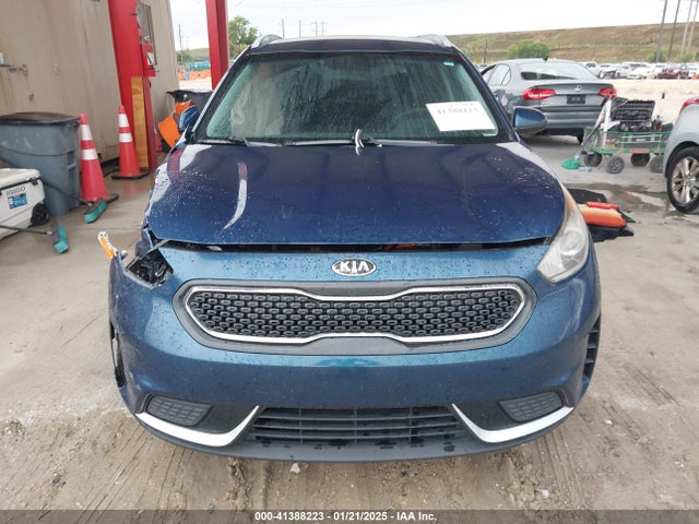 KNDCB3LCXJ5200743 KIA NIRO LX
