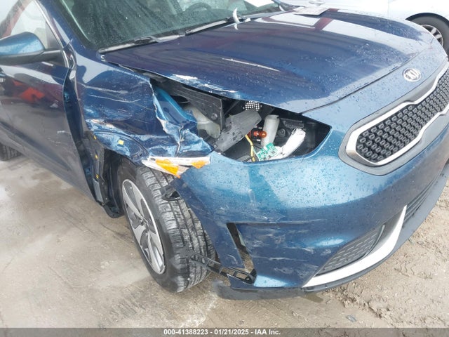 KNDCB3LCXJ5200743 KIA NIRO LX