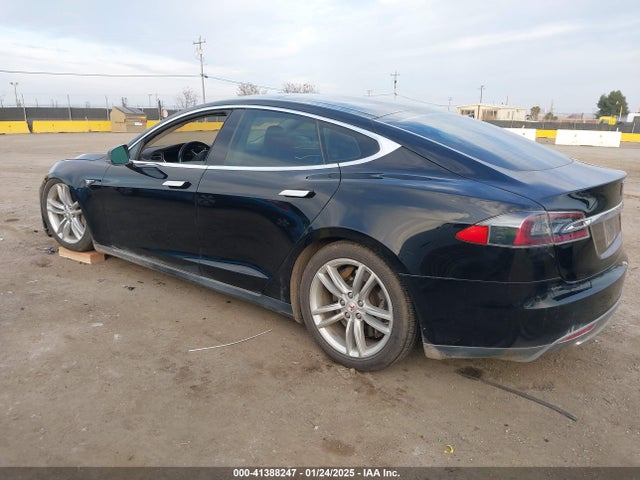 2013 TESLA MODEL S 5YJSA1AG0DFP12913 Photo 2