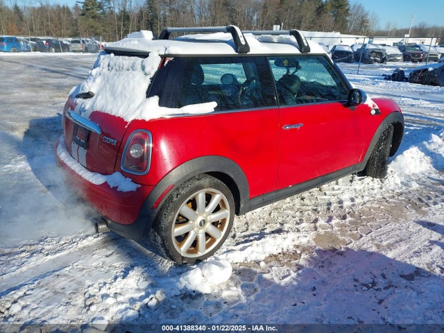 2008 MINI COOPER WMWMF33518TU68853 Photo 3