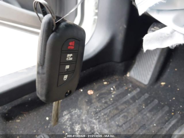 4T1B11HK2JU668342 Toyota CAMRY SE