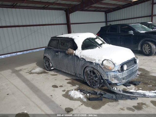 2011 MINI COOPER S WMWSV3C58BTY14334 Photo 0