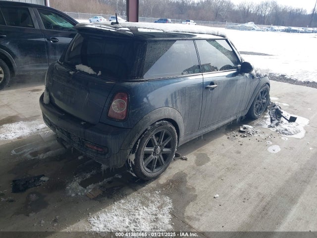 2011 MINI COOPER S WMWSV3C58BTY14334 Photo 3