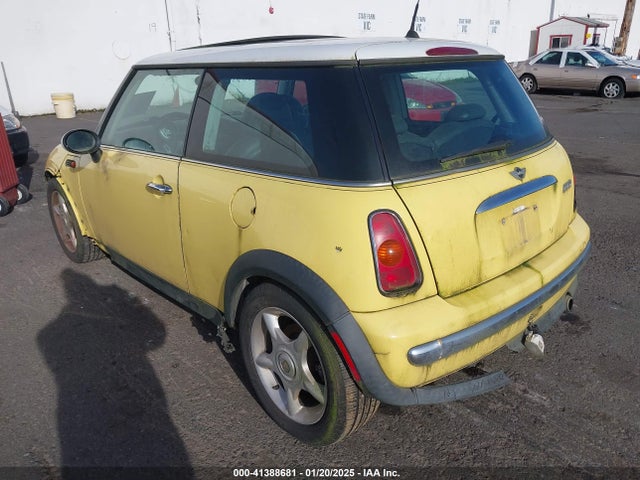 2003 MINI COOPER WMWRC33463TE18371 Photo 2