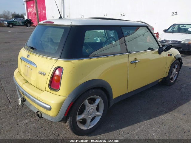 2003 MINI COOPER WMWRC33463TE18371 Photo 3