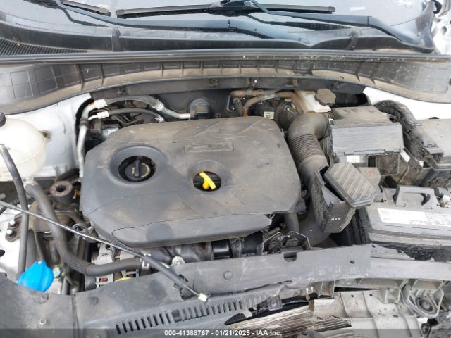 KM8J33A48HU331259 Hyundai TUCSON SE