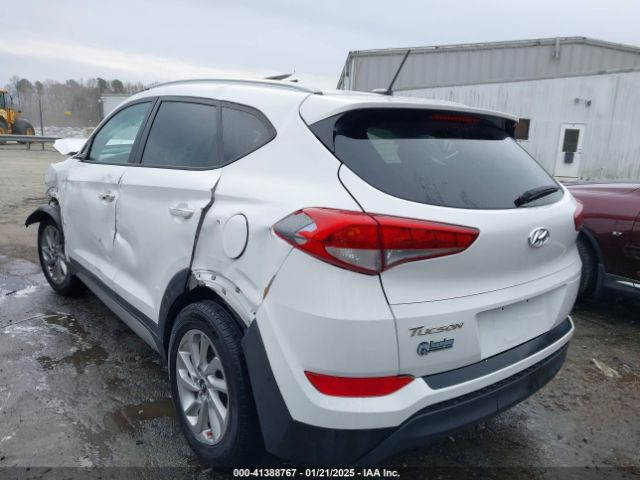 KM8J33A48HU331259 Hyundai TUCSON SE