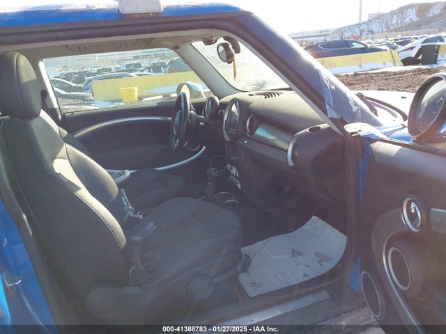 2008 MINI COOPER S WMWMF73548TV34478 Photo 4