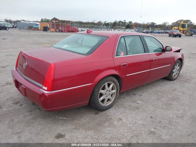 2011 CADILLAC DTS 1G6KD5E64BU140087 Photo 3