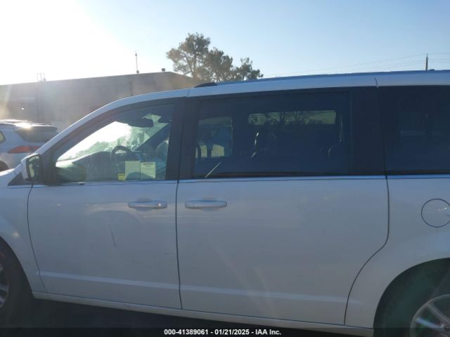 2C4RDGCG3JR302399 Dodge Grand Caravan Sxt