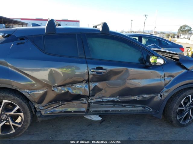 JTNKHMBX4J1011688 Toyota C-HR XLE