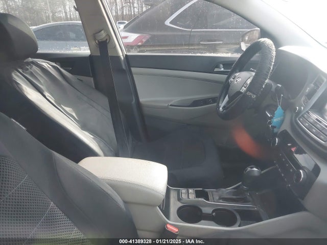 KM8J33A45JU654500 Hyundai TUCSON SEL