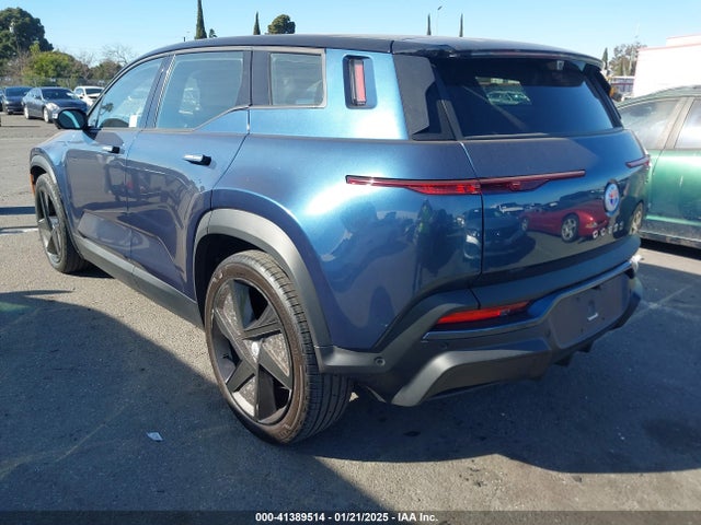 Fisker Ocean One 2023 VCF1ZBU28PG002159 Image 3