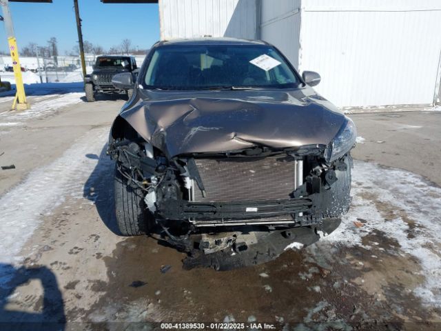 5XYPGDA59KG570278 KIA Sorento 3.3l Lx