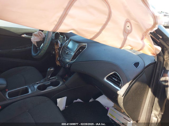 1G1BE5SM9J7131940 Chevrolet Cruze Lt Auto