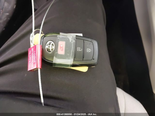 7MUCAABGXRV102464 Toyota Corolla Cross Le