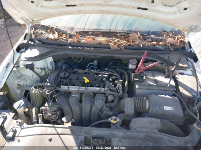 5NPD74LF0HH103146 Hyundai ELANTRA SE