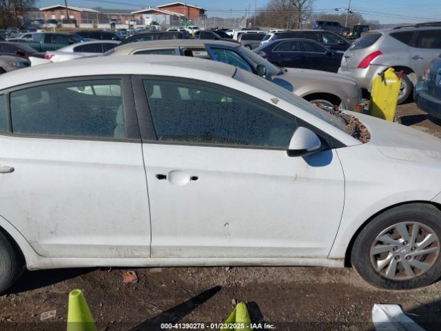5NPD74LF0HH103146 Hyundai ELANTRA SE