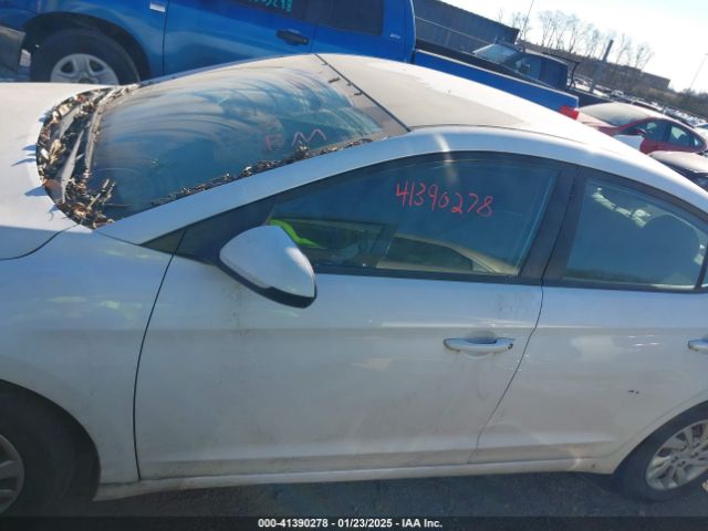 5NPD74LF0HH103146 Hyundai ELANTRA SE