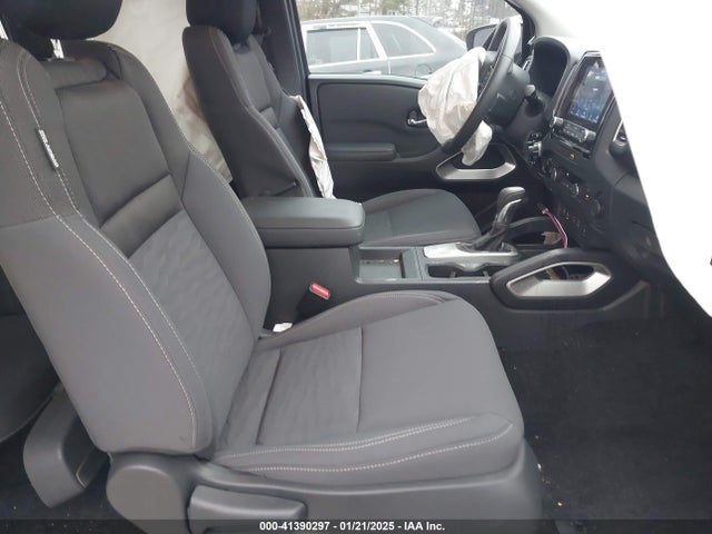 1N6ED1CM5PN635627 Nissan Frontier King Cab Sv 4x4