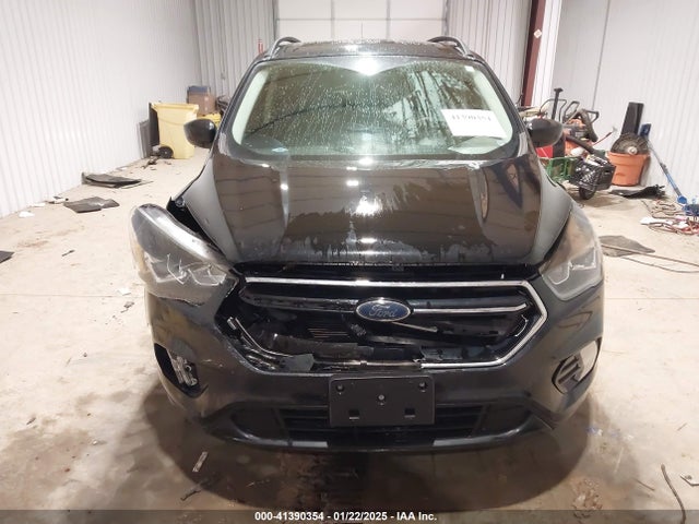 1FMCU9GD8HUF04133 Ford ESCAPE SE