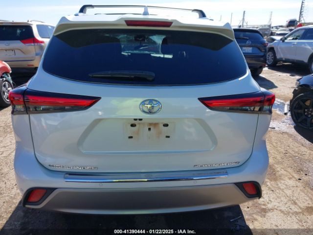 5TDFZRBH2LS040279 Toyota Highlander Platinum