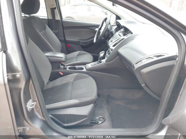 Ford FOCUS SE 2014 1FADP3F24EL124145 Image 5