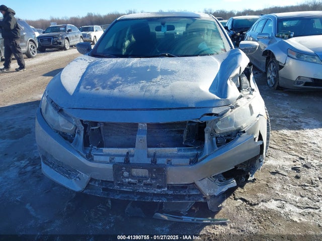 Honda Civic Lx 2018 2HGFC2F59JH605827 Image 12