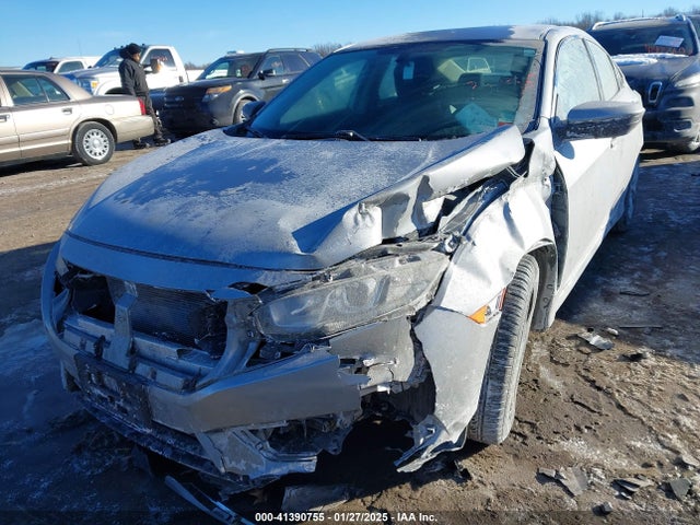 Honda Civic Lx 2018 2HGFC2F59JH605827 Image 2