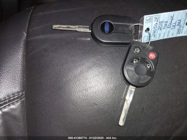 1FMCU9HD4JUA57711 Ford ESCAPE SEL
