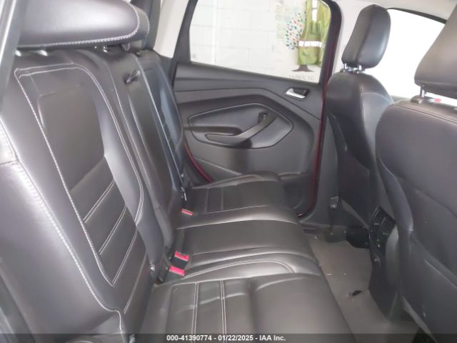 1FMCU9HD4JUA57711 Ford ESCAPE SEL