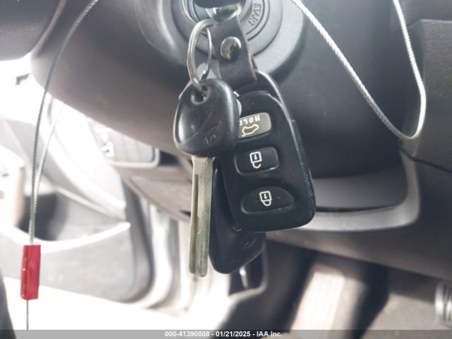 KMHTC6AD8HU306680 Hyundai Veloster