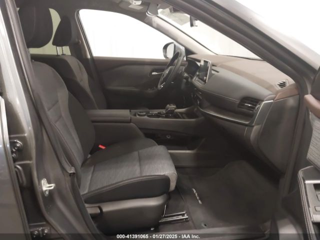 JN8BT3BB9PW484942 Nissan Rogue Sv Intelligent Awd