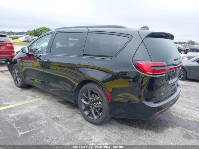 Chrysler Pacifica Limited 2025 2C4RC1GG7SR515545 Image 3