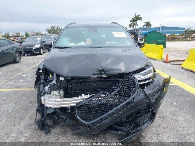 Chrysler Pacifica Limited 2025 2C4RC1GG7SR515545 Image 6