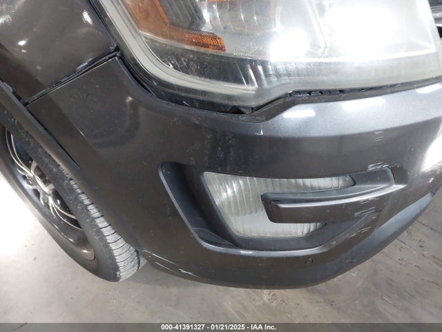 Ford Explorer Limited 2017 1FM5K7F85HGA63910 Image 6