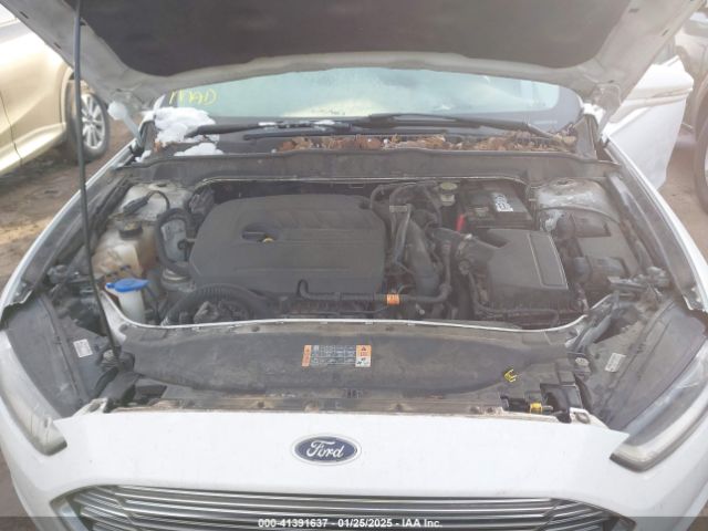 3FA6P0HD5FR163044 Ford FUSION SE