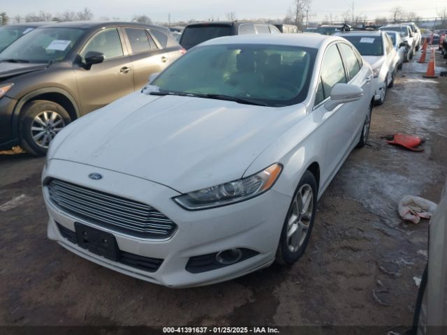 3FA6P0HD5FR163044 Ford FUSION SE