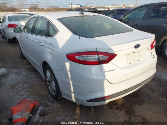 3FA6P0HD5FR163044 Ford FUSION SE