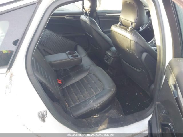 3FA6P0HD5FR163044 Ford FUSION SE
