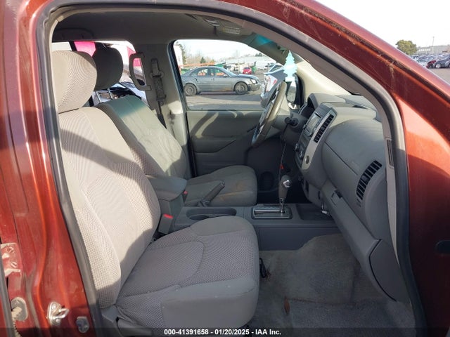 1N6AD0EV9HN760016 Nissan 2017