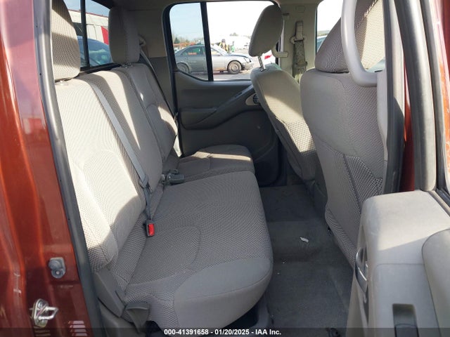 1N6AD0EV9HN760016 Nissan 2017