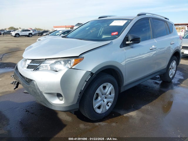 Toyota RAV4 LE 2014 JTMZFREVXEJ019073 Image 2