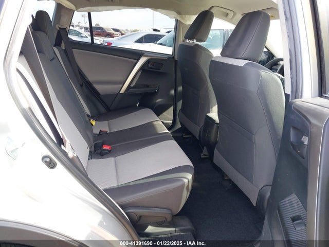 Toyota RAV4 LE 2014 JTMZFREVXEJ019073 Image 8